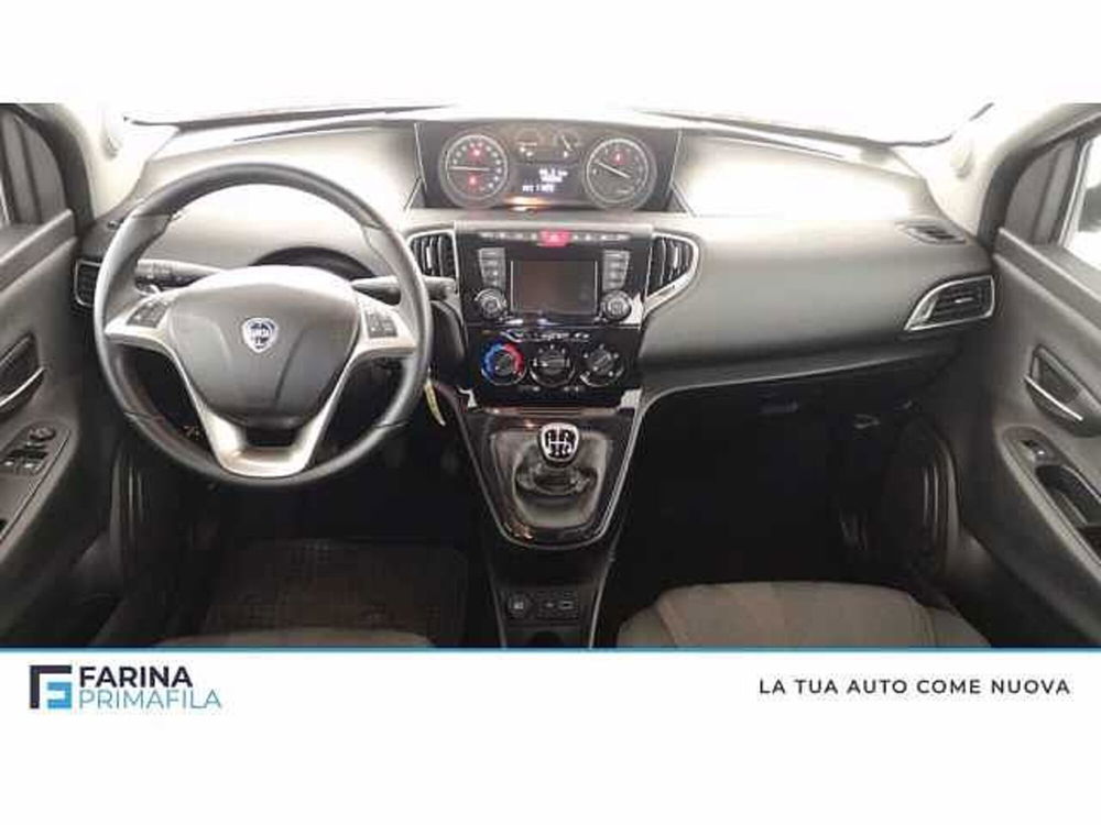 Lancia Ypsilon usata a Napoli (10)