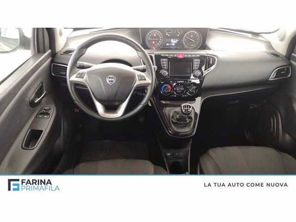 Lancia Ypsilon usata a Napoli (11)