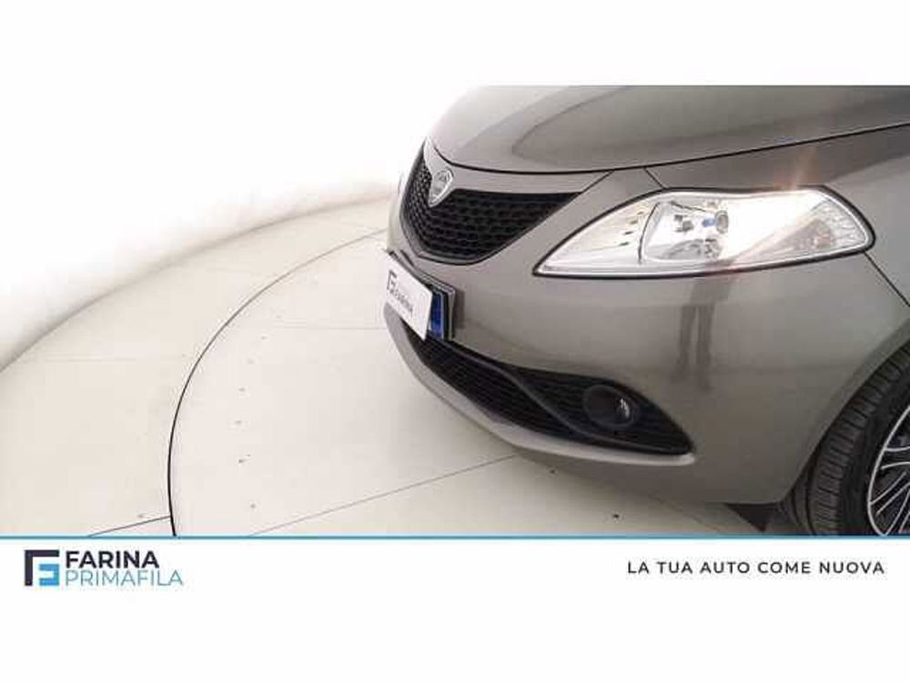 Lancia Ypsilon usata a Napoli (7)