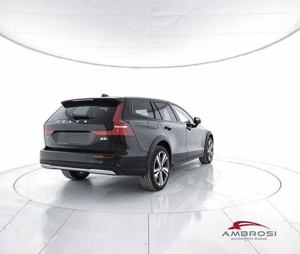 Volvo V60 Cross Country nuova a Perugia (3)