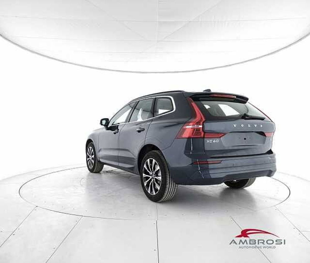 Volvo XC60 nuova a Viterbo (4)