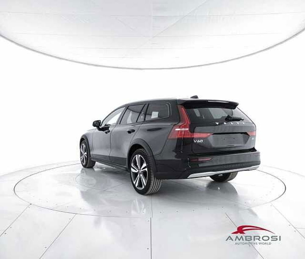 Volvo V60 Cross Country nuova a Viterbo (4)