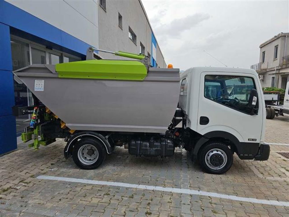 Nissan NT400 Cabstar 35.13 3.0 TDi 130 CV PC-RG Cabinato  del 2019 usata a Palermo (5)