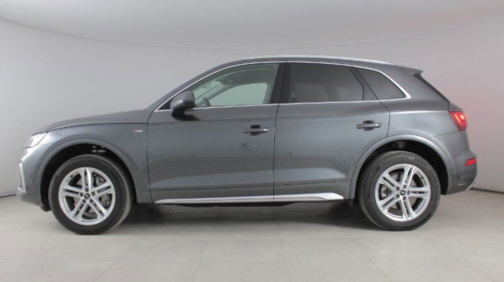 Audi Q5 40 TDI 204 CV quattro S tronic  del 2023 usata a Palermo (2)