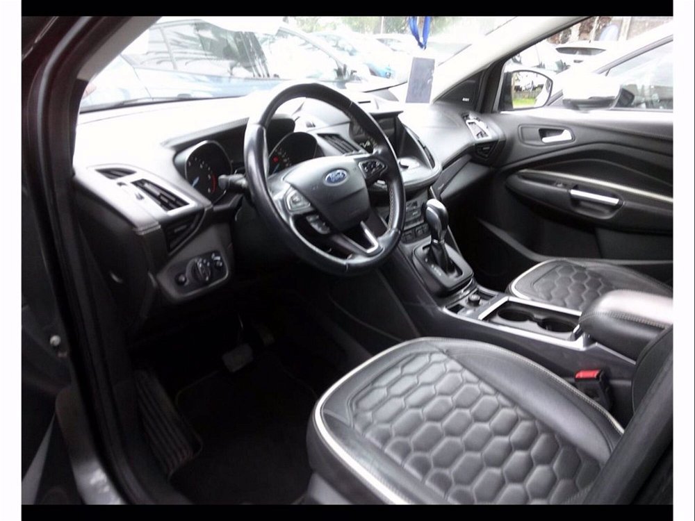 Ford Kuga 2.0 TDCI 180 CV S&S 4WD Powershift Vignale  del 2019 usata a Catania (5)