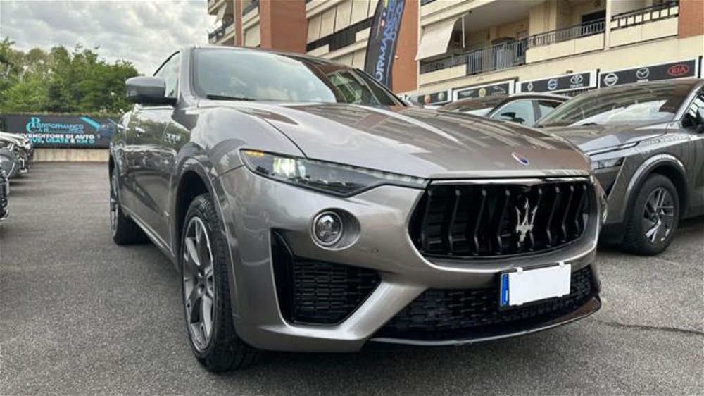 Maserati Levante Levante V6 AWD Gransport  del 2021 usata a Roma (2)