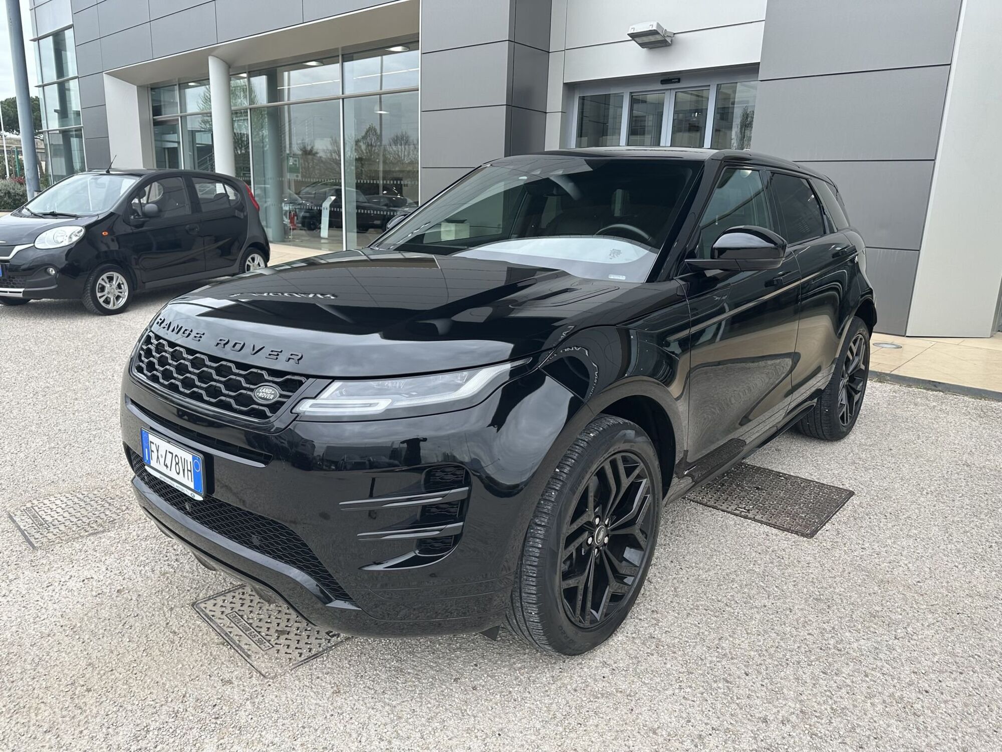 Land Rover Range Rover Evoque 2.0D I4-L.Flw 150 CV AWD Auto R-Dynamic del 2019 usata a Arezzo