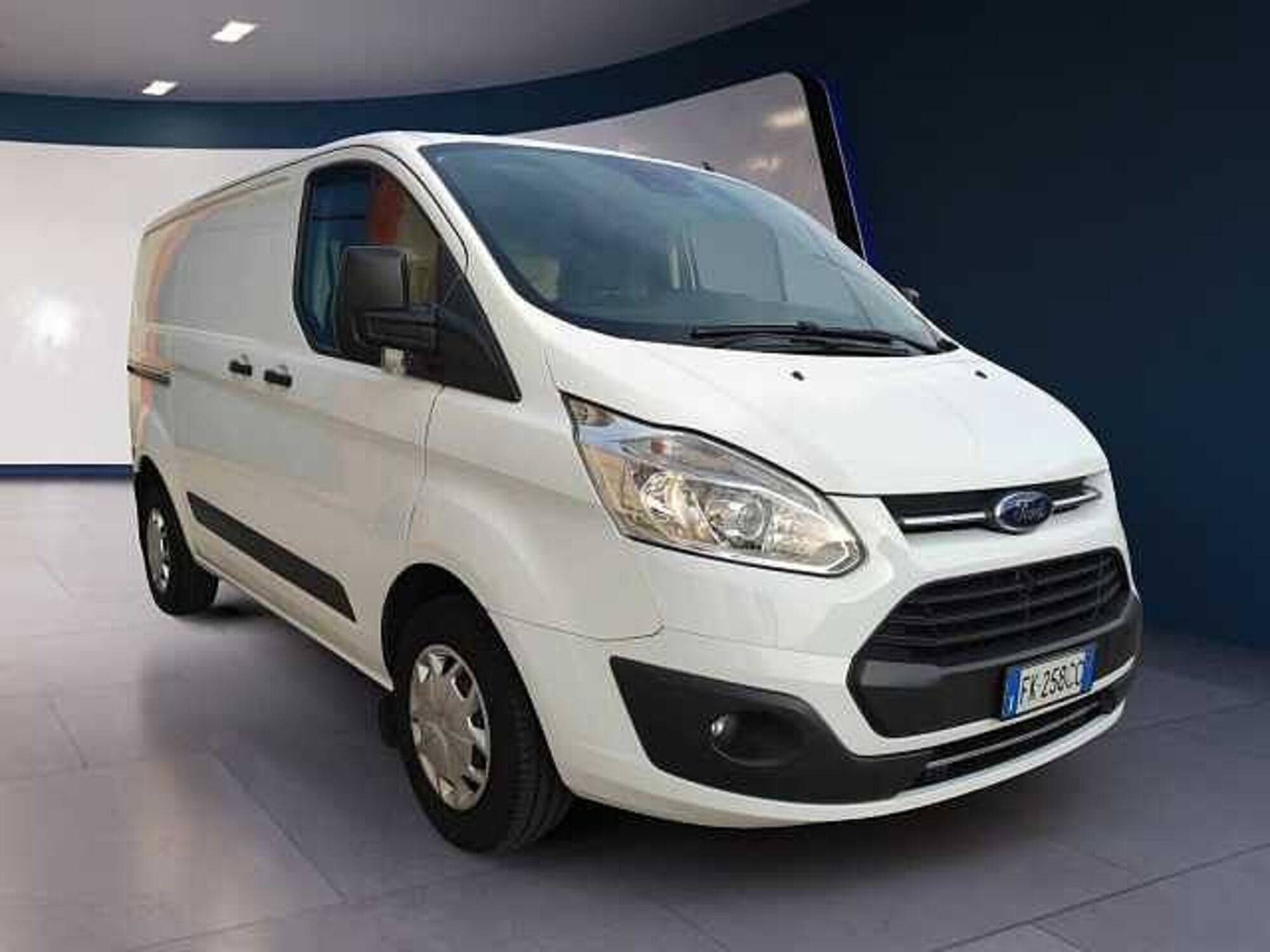 Ford Transit Custom Furgone 270 2.0 TDCi 130 PC Furgone Trend del 2017 usata a Iglesias