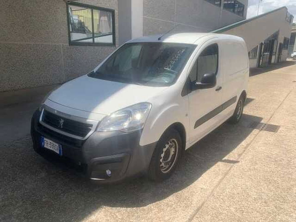 Peugeot Partner Furgone BlueHDi 75 L1 Furgone Pro  del 2018 usata a Bracciano (3)