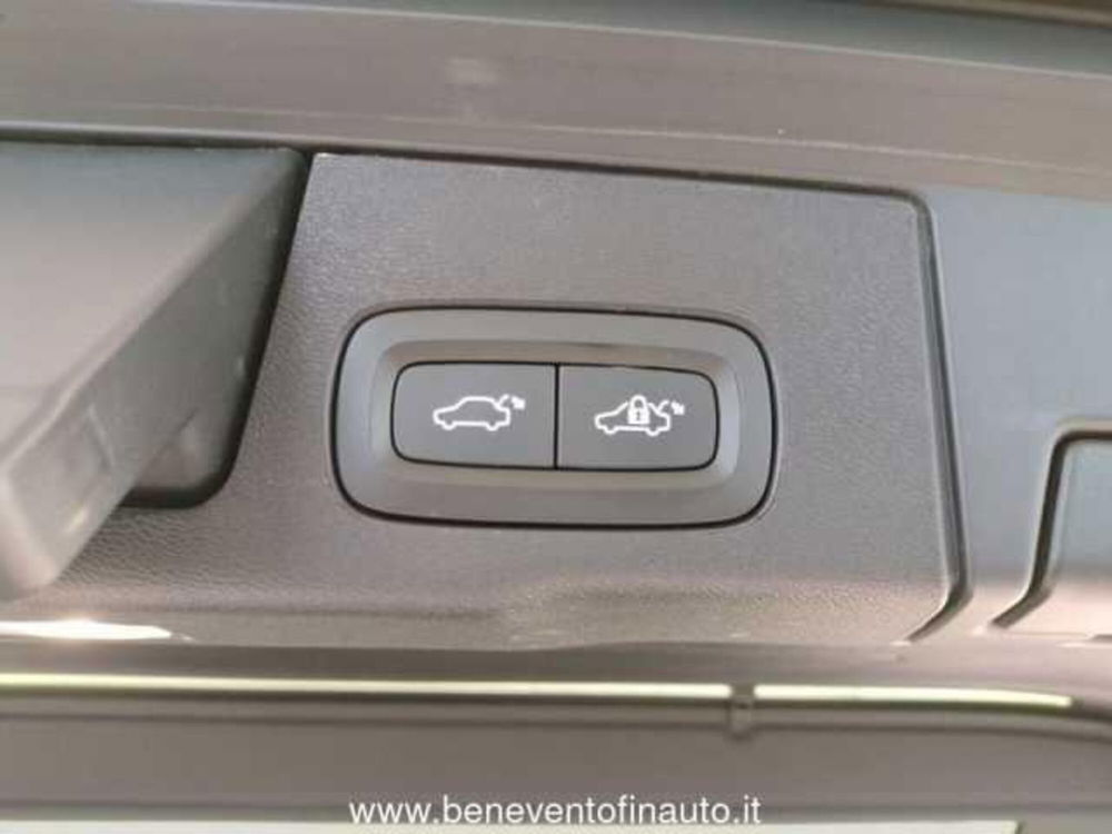 Volvo XC60 usata a Avellino (9)