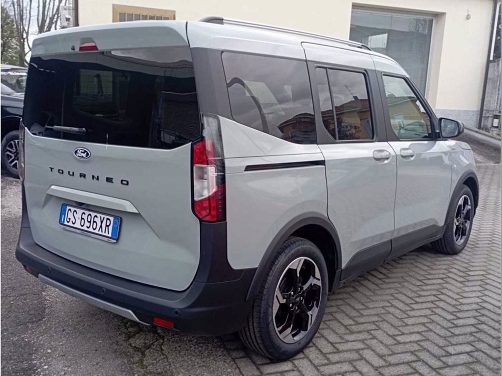 Ford Tourneo Courier nuova a Milano (2)