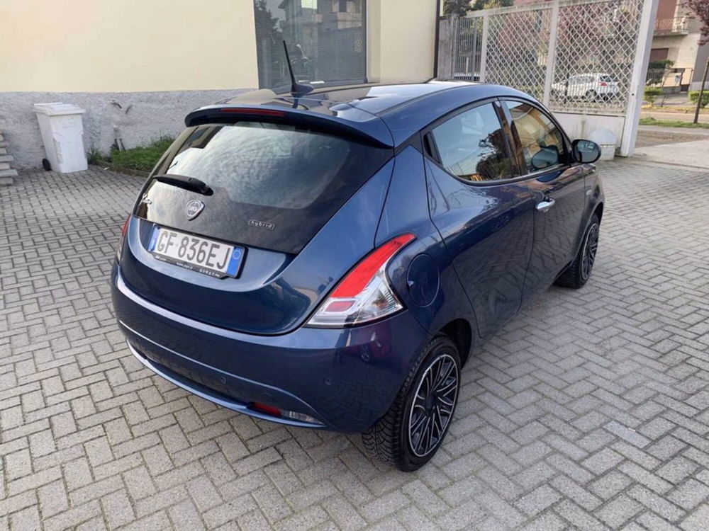 Lancia Ypsilon usata a Milano (3)