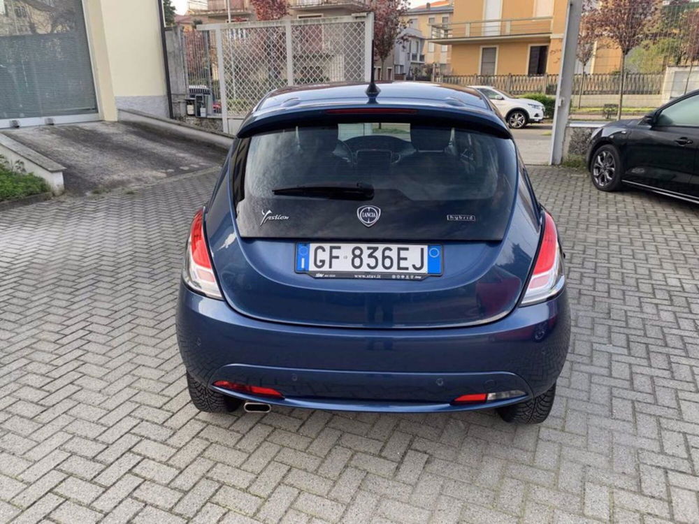 Lancia Ypsilon usata a Milano (4)