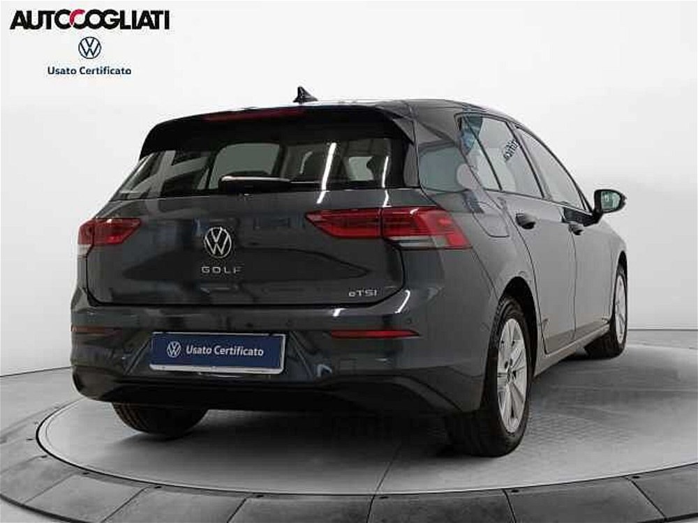 Volkswagen Golf 1.0 eTSI EVO DSG Life del 2023 usata a Brivio (5)