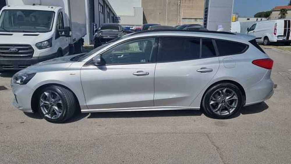 Ford Focus Station Wagon usata a Salerno (5)