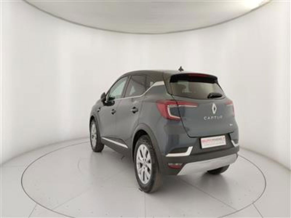 Renault Captur Full Hybrid E-Tech 145 CV Intens  del 2021 usata a Bari (5)