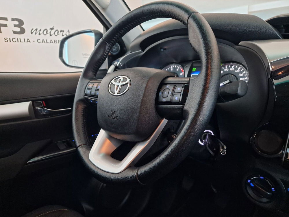 Toyota Hilux usata a Messina (14)