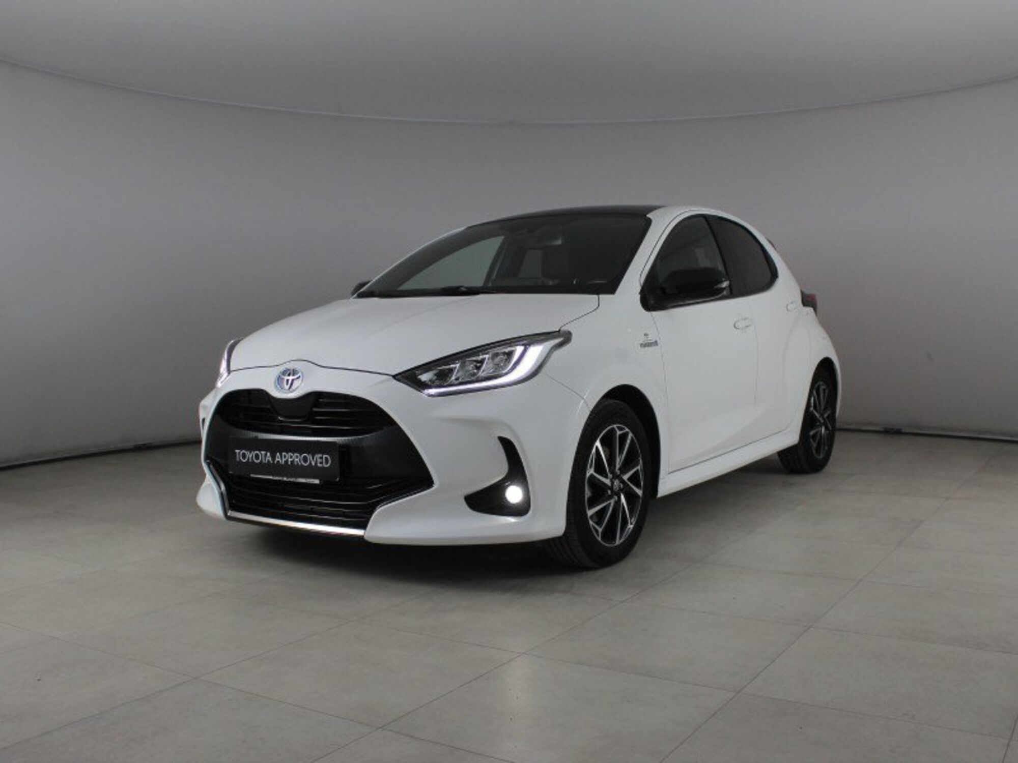 Toyota Yaris 1.5 Hybrid 5 porte Lounge del 2020 usata a Palermo