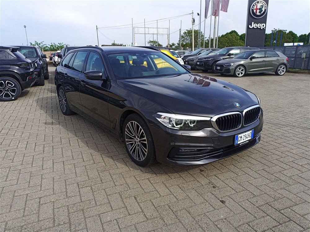 BMW Serie 5 Touring 520d 48V  Business  del 2020 usata a Alessandria (3)