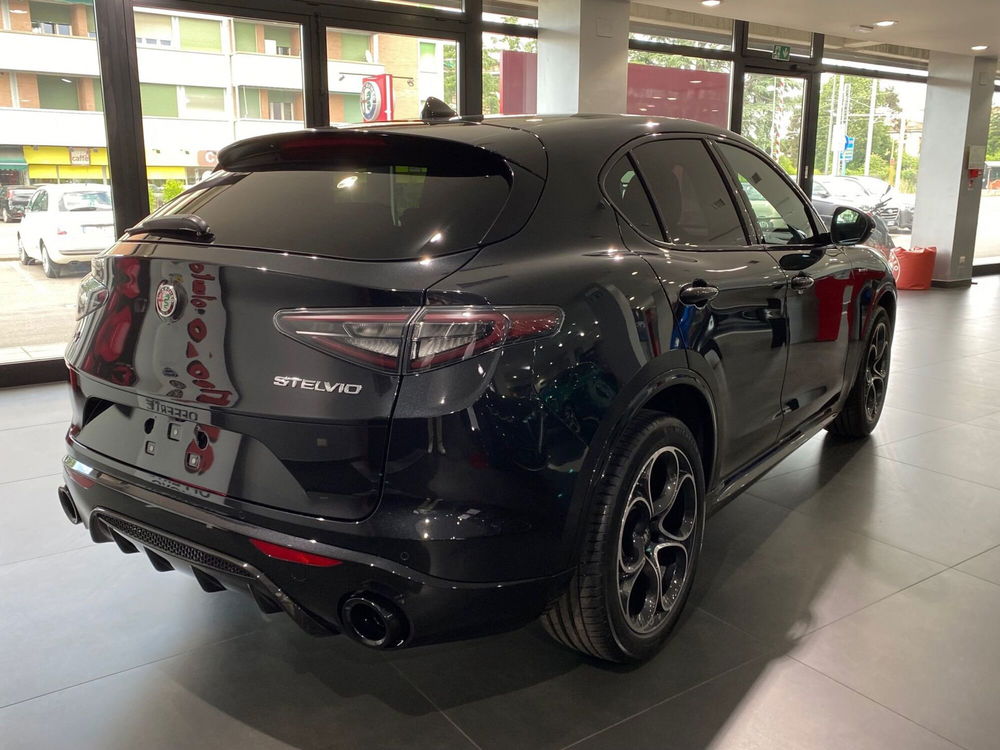 Alfa Romeo Stelvio nuova a Reggio Emilia (18)