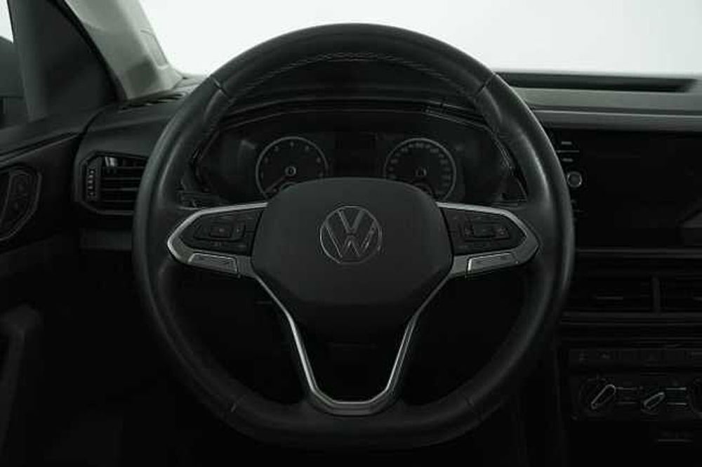 Volkswagen T-Cross usata a Como (16)