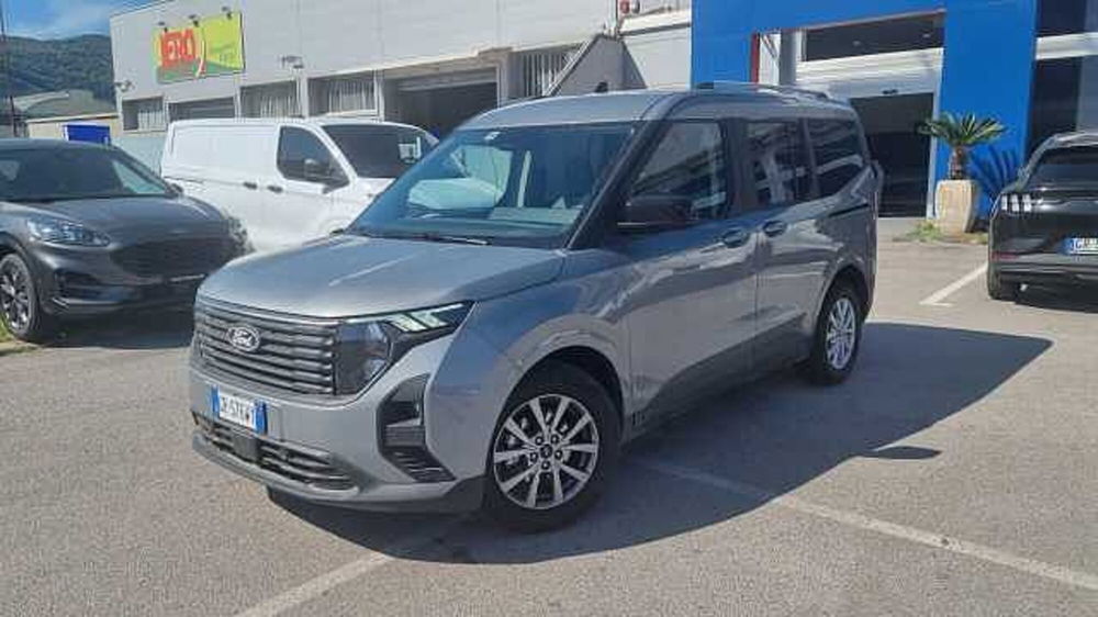 Ford Tourneo Courier nuova a Salerno