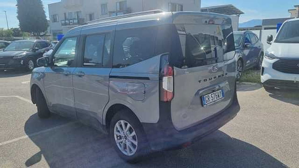 Ford Tourneo Courier nuova a Salerno (3)