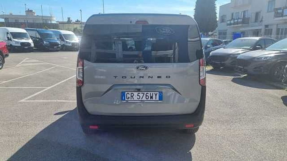 Ford Tourneo Courier nuova a Salerno (4)