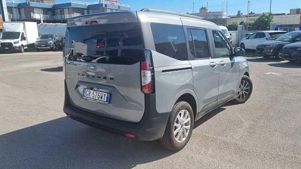 Ford Tourneo Courier nuova a Salerno (5)