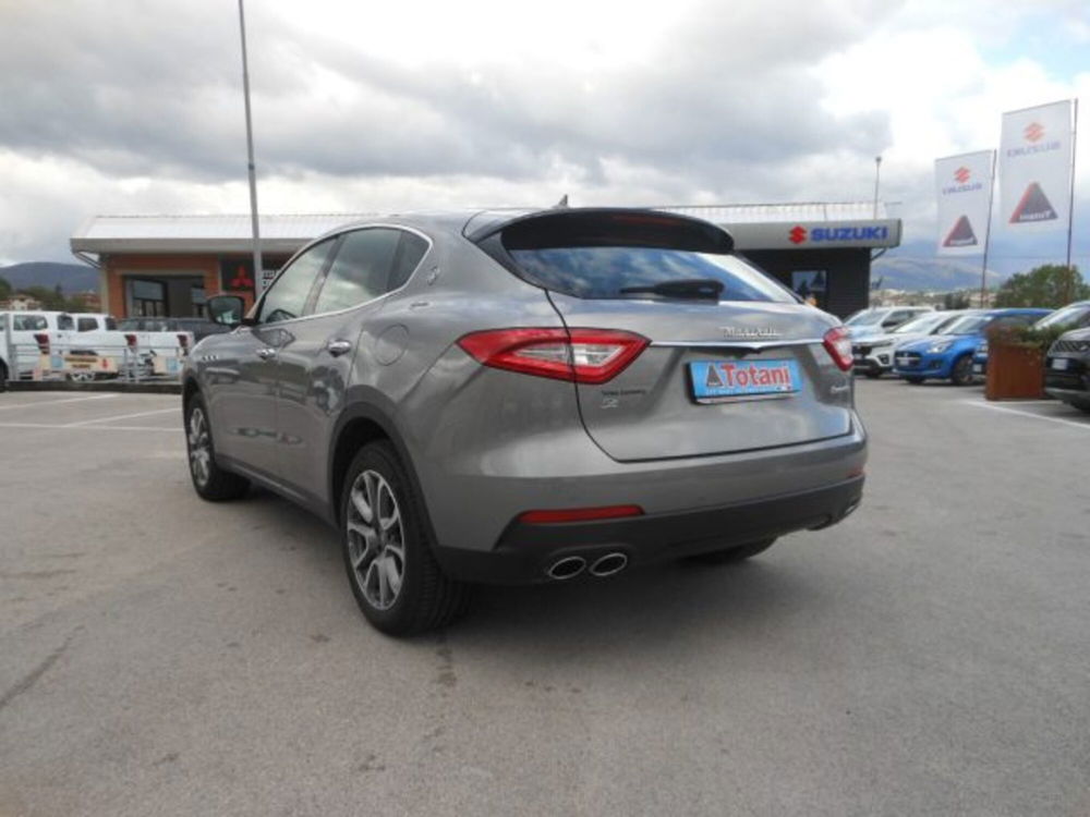 Maserati Levante usata a L'Aquila (14)