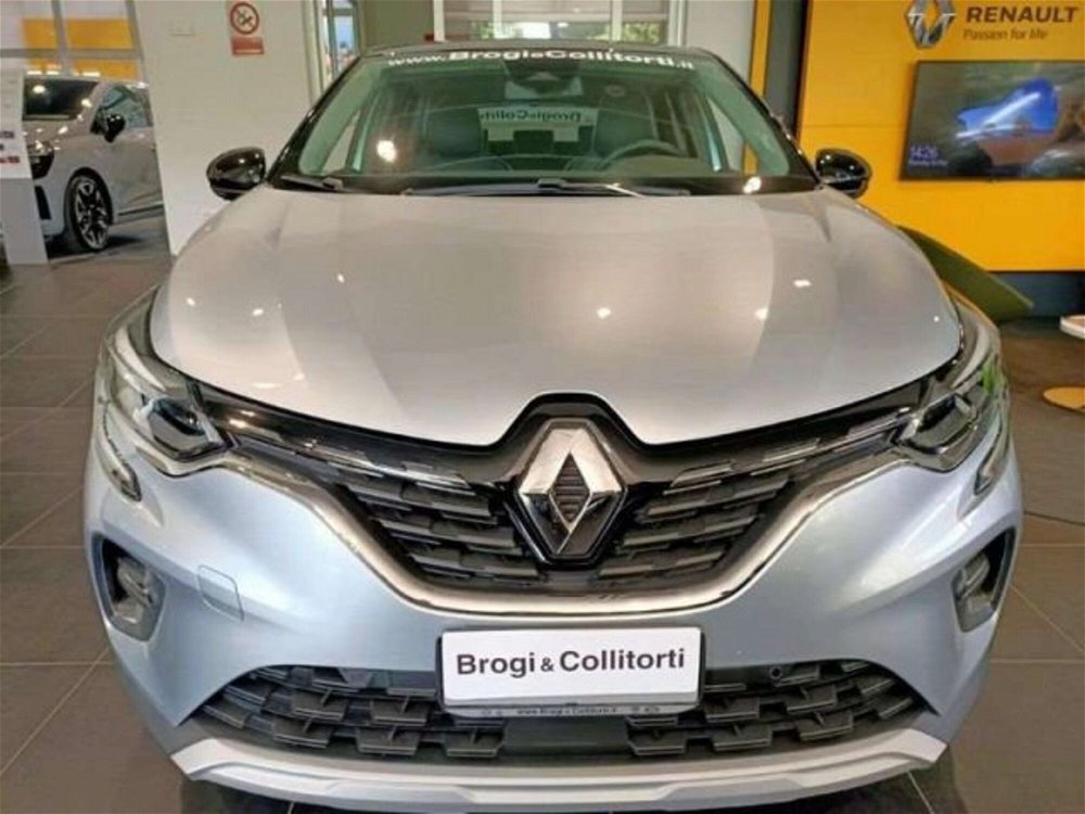 Renault Captur Plug-in Hybrid E-Tech 160 CV Intens  nuova a Empoli (2)