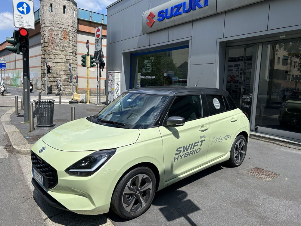 Suzuki Swift 1.2 Hybrid Easy Top del 2024 usata a Milano (2)