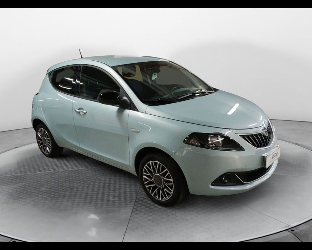 Lancia Ypsilon usata a Caserta (4)