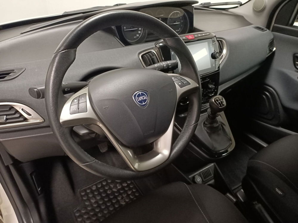 Lancia Ypsilon usata a Torino (8)