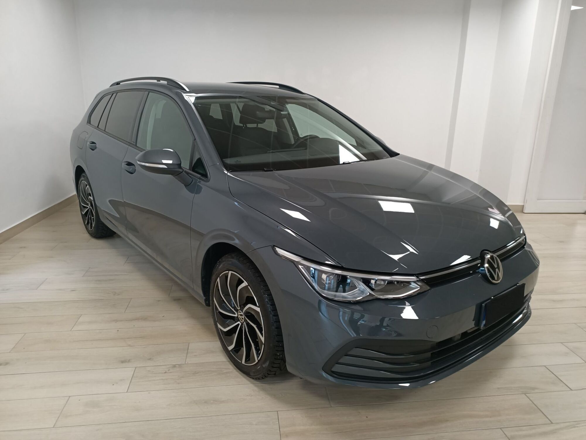 Volkswagen Golf Variant 1.0 eTSI EVO DSG Life del 2021 usata a Moncalieri