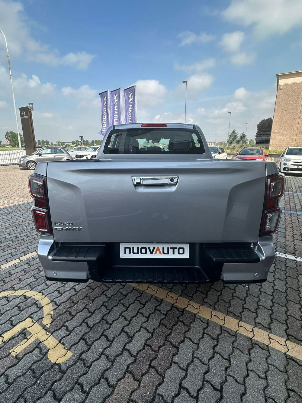 Isuzu D-Max Pick-up nuova a Cremona (11)