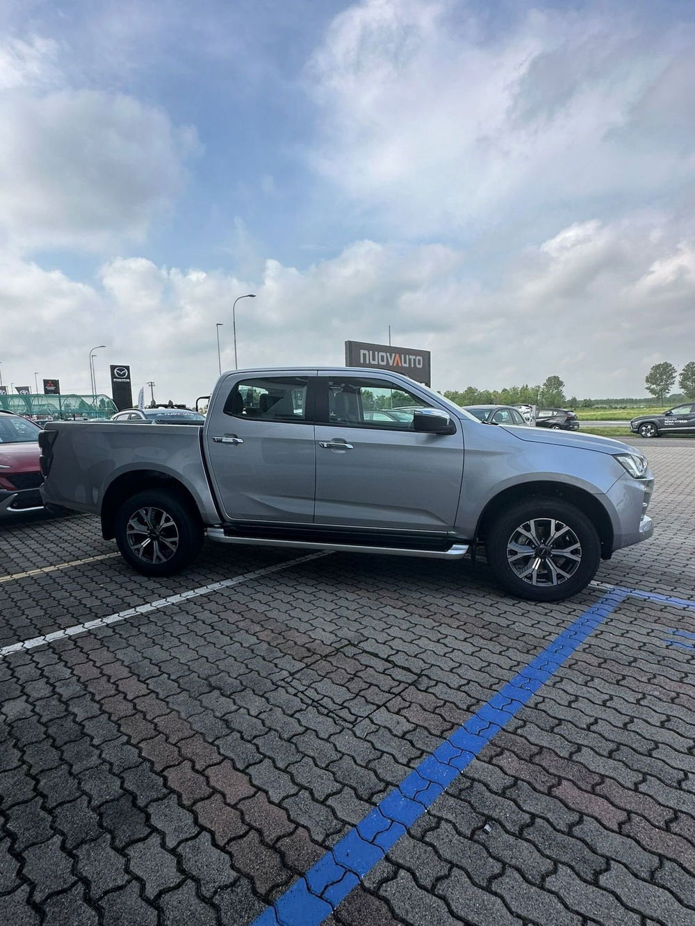 Isuzu D-Max Pick-up nuova a Cremona (15)