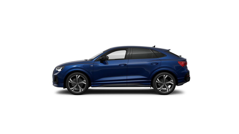 Audi Q3 Sportback 45 TFSI e S tronic Identity Black nuova a Nola (3)