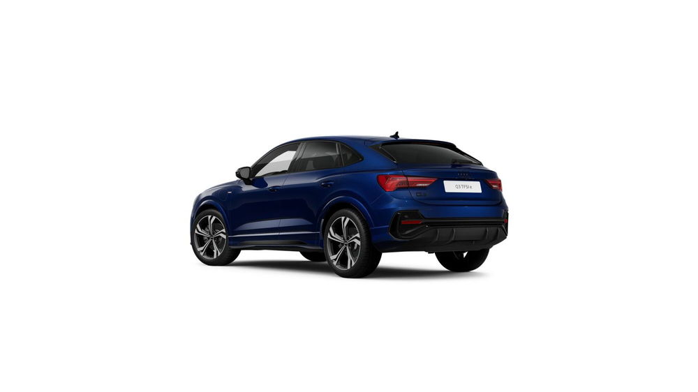 Audi Q3 Sportback nuova a Napoli (4)