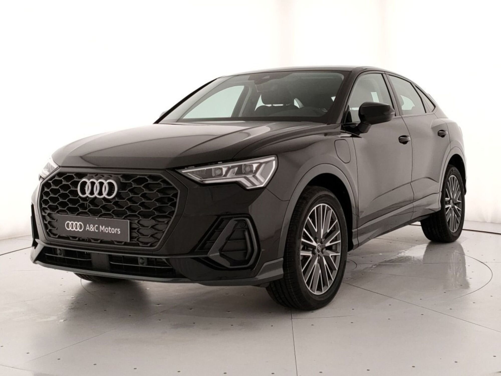 Audi Q3 Sportback 45 TFSI e S tronic Business Plus nuova a Casagiove