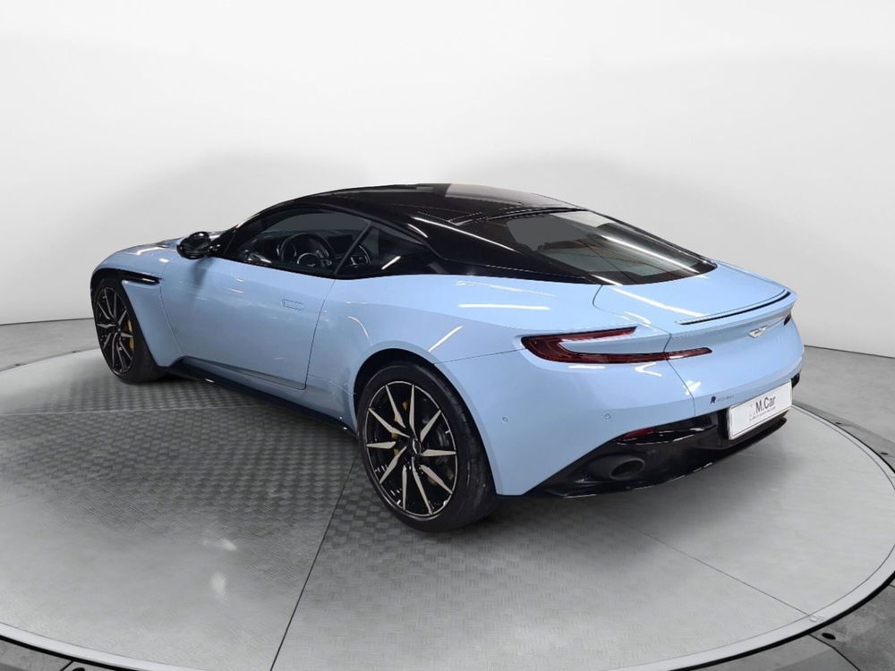 Aston Martin DB11 usata a Caserta (7)