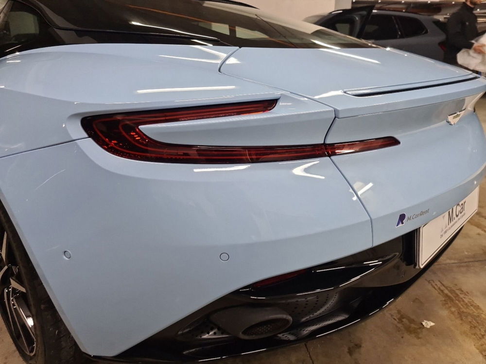 Aston Martin DB11 usata a Caserta (9)