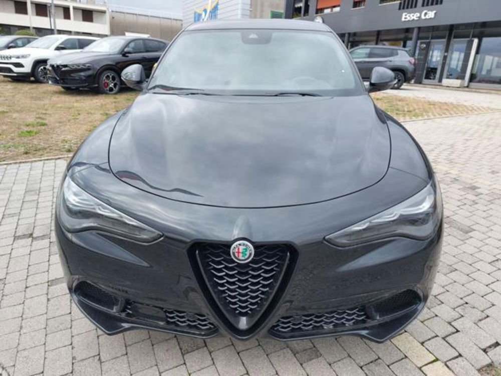 Alfa Romeo Stelvio nuova a Padova (6)