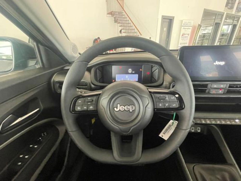 Jeep Avenger nuova a Aosta (12)