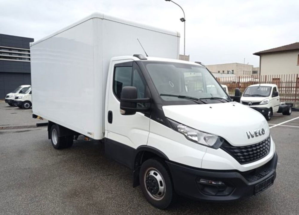 Iveco Daily Telaio 35C16H BTor 2.3 HPT PC-RG Cabinato  del 2022 usata a Filago (3)