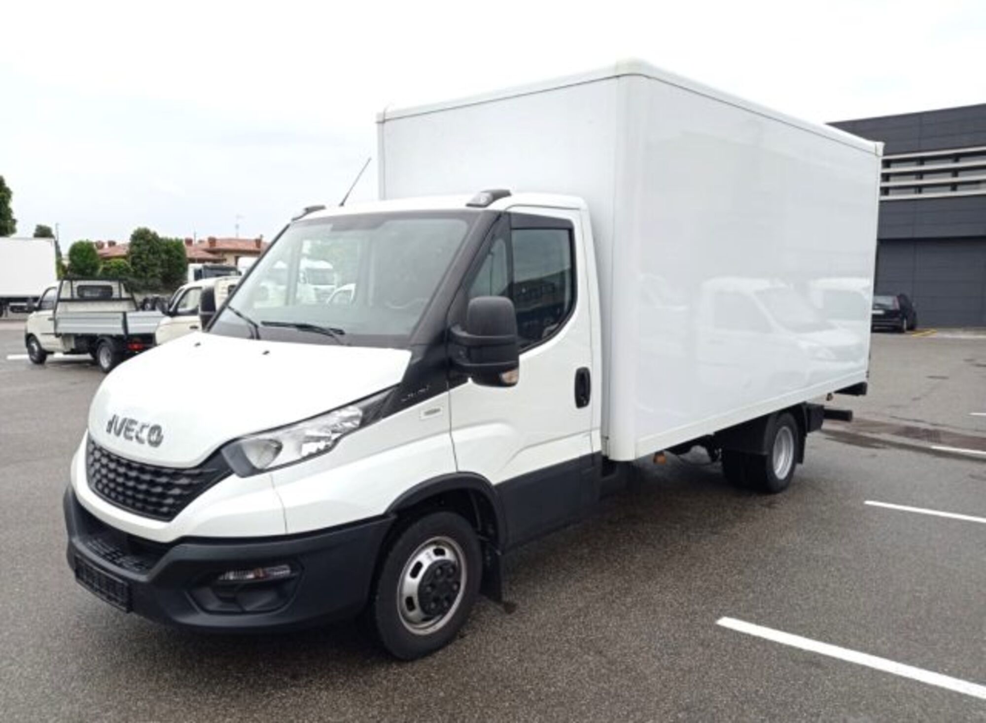 Iveco Daily Telaio 35C16H BTor 2.3 HPT PC-RG Cabinato  del 2022 usata a Filago