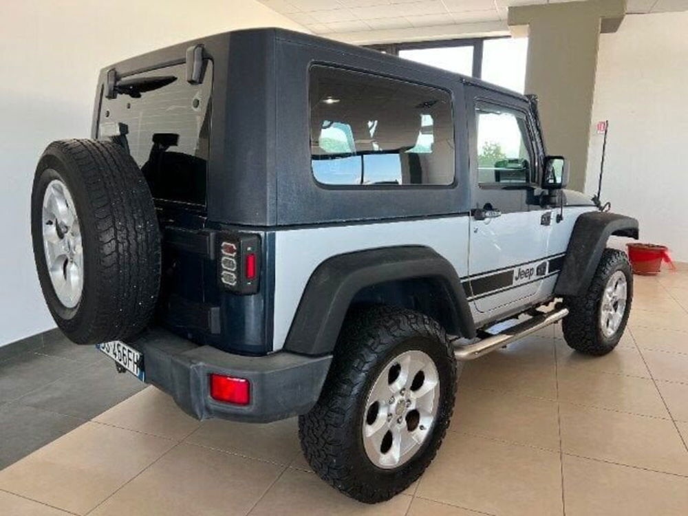 Jeep Wrangler 2.8 CRD DPF Sahara  del 2009 usata a Empoli (3)