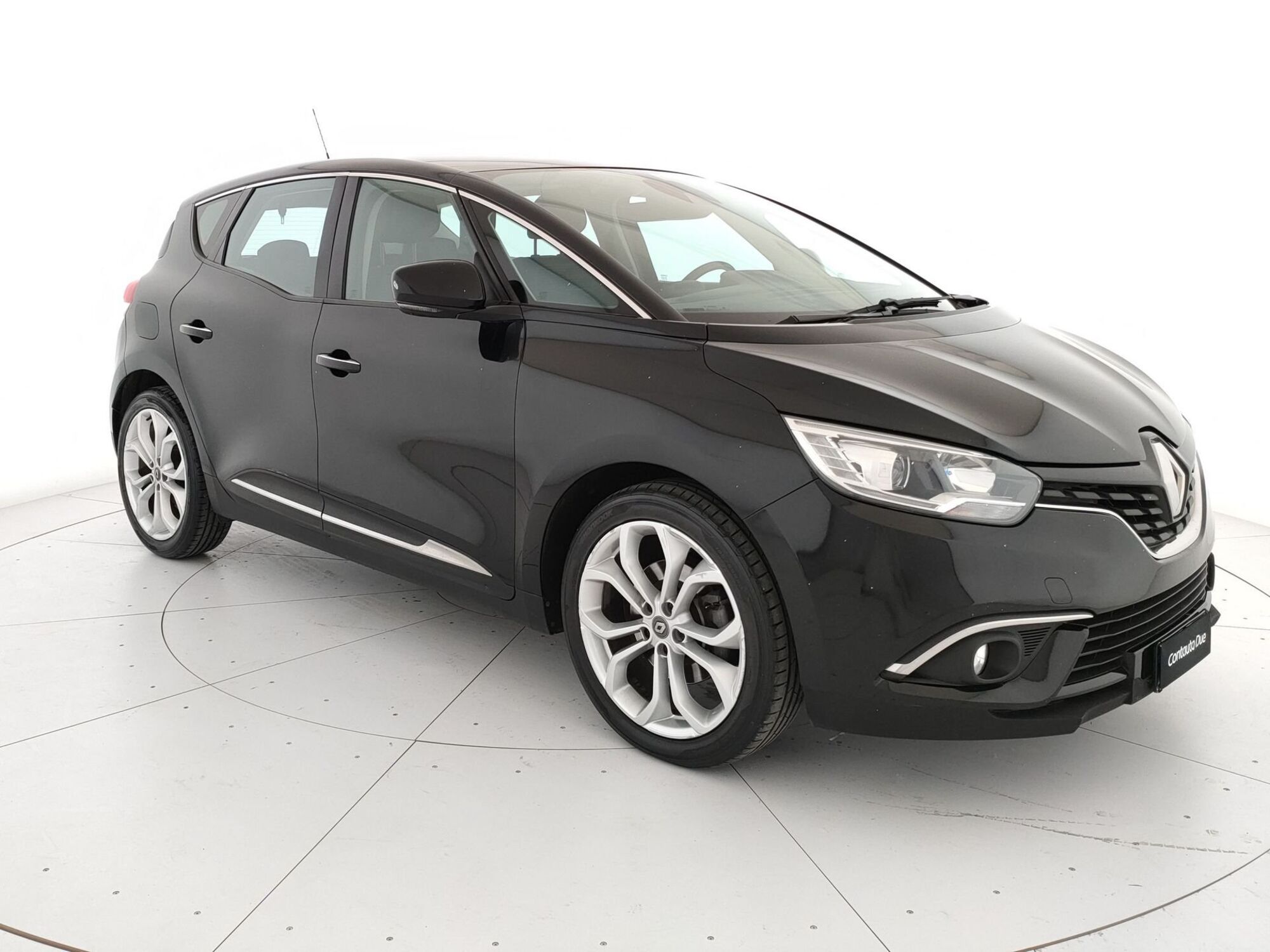 Renault Sc&eacute;nic 1.5 dci energy Intens 110cv del 2017 usata a Teverola