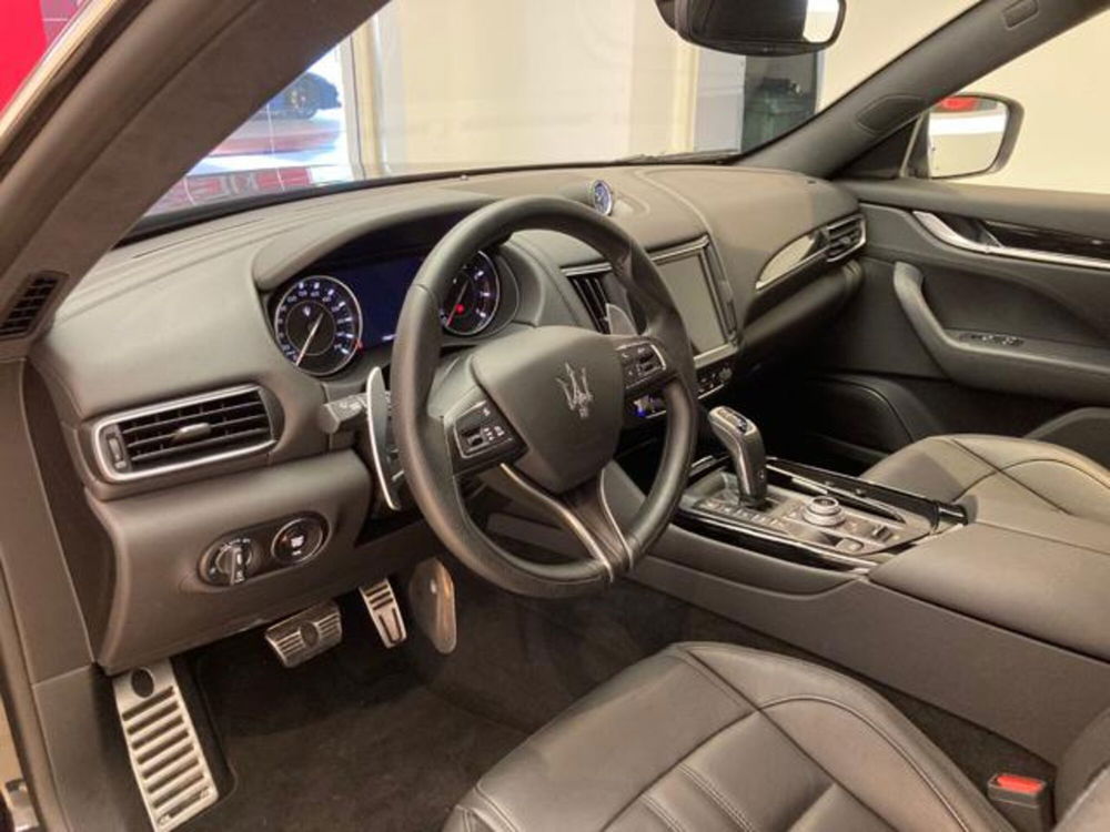 Maserati Levante usata a Perugia (9)