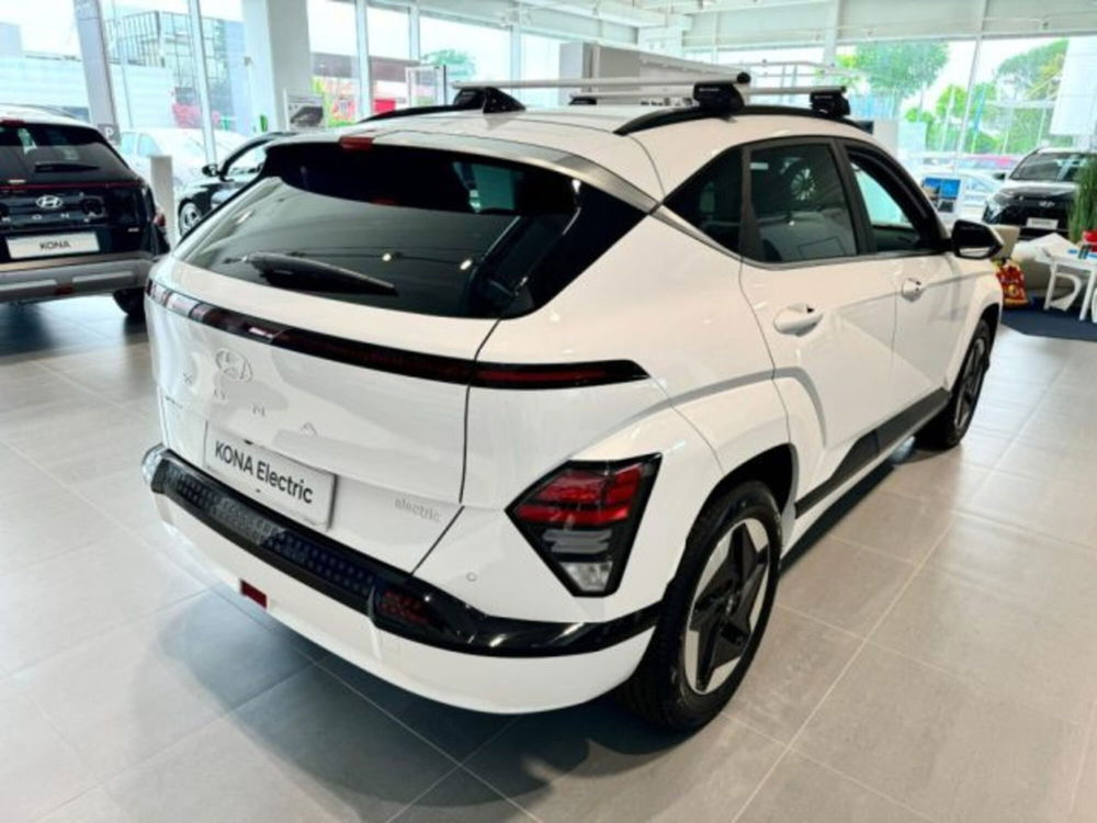 Hyundai Kona EV 48.4 KWh XLine nuova a Villorba (5)